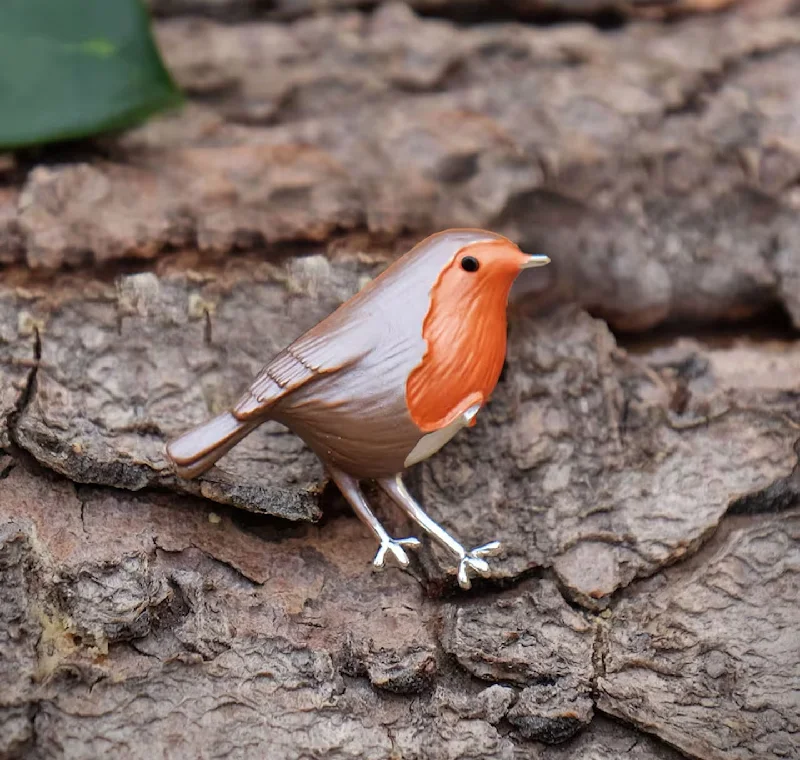 Brooch: Robin